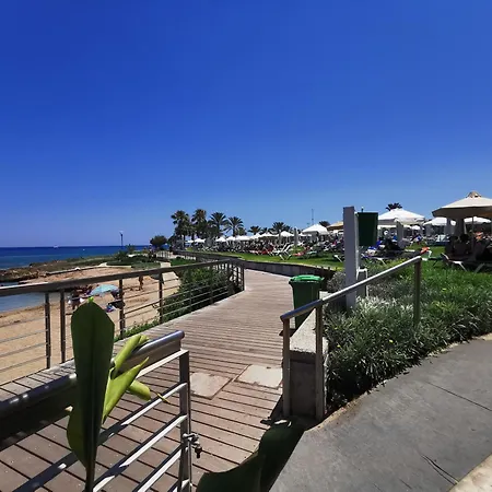 Sunny Coast By The Sea Apartment *